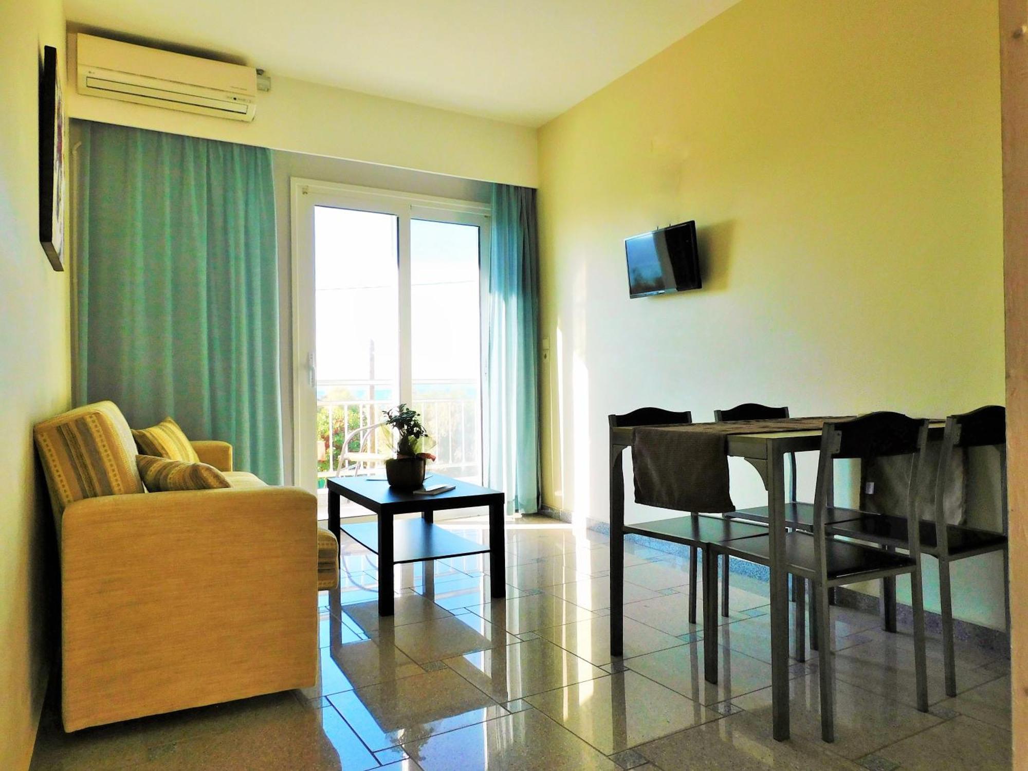 Arisvi All Seasons Hotel 斯卡拉卡伦尼斯 外观 照片