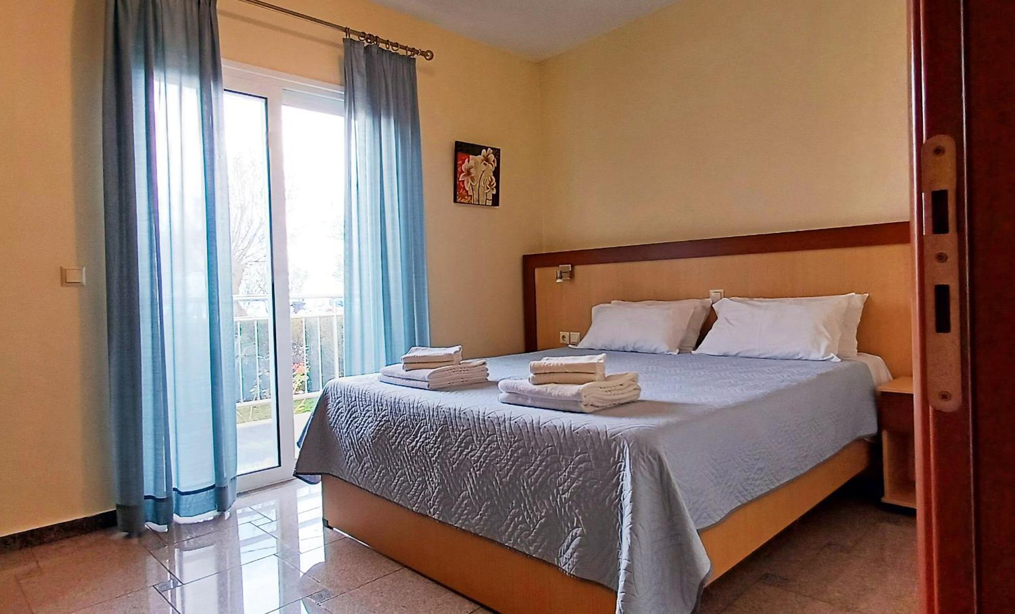 Arisvi All Seasons Hotel 斯卡拉卡伦尼斯 外观 照片