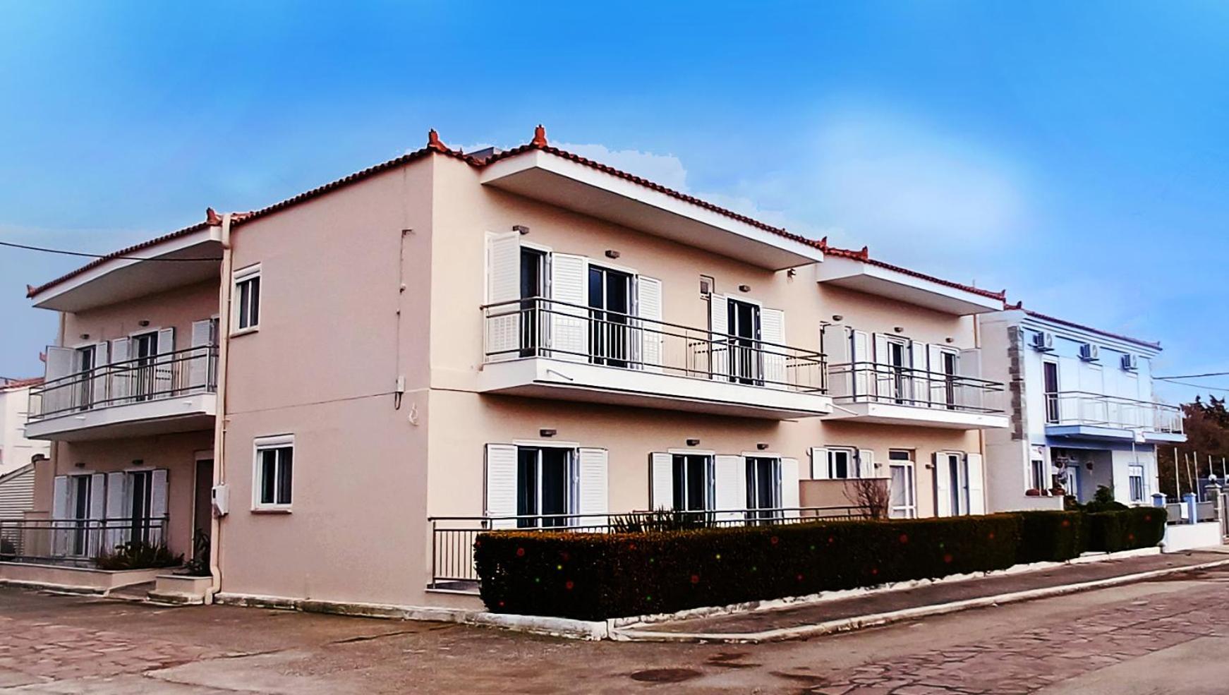 Arisvi All Seasons Hotel 斯卡拉卡伦尼斯 外观 照片